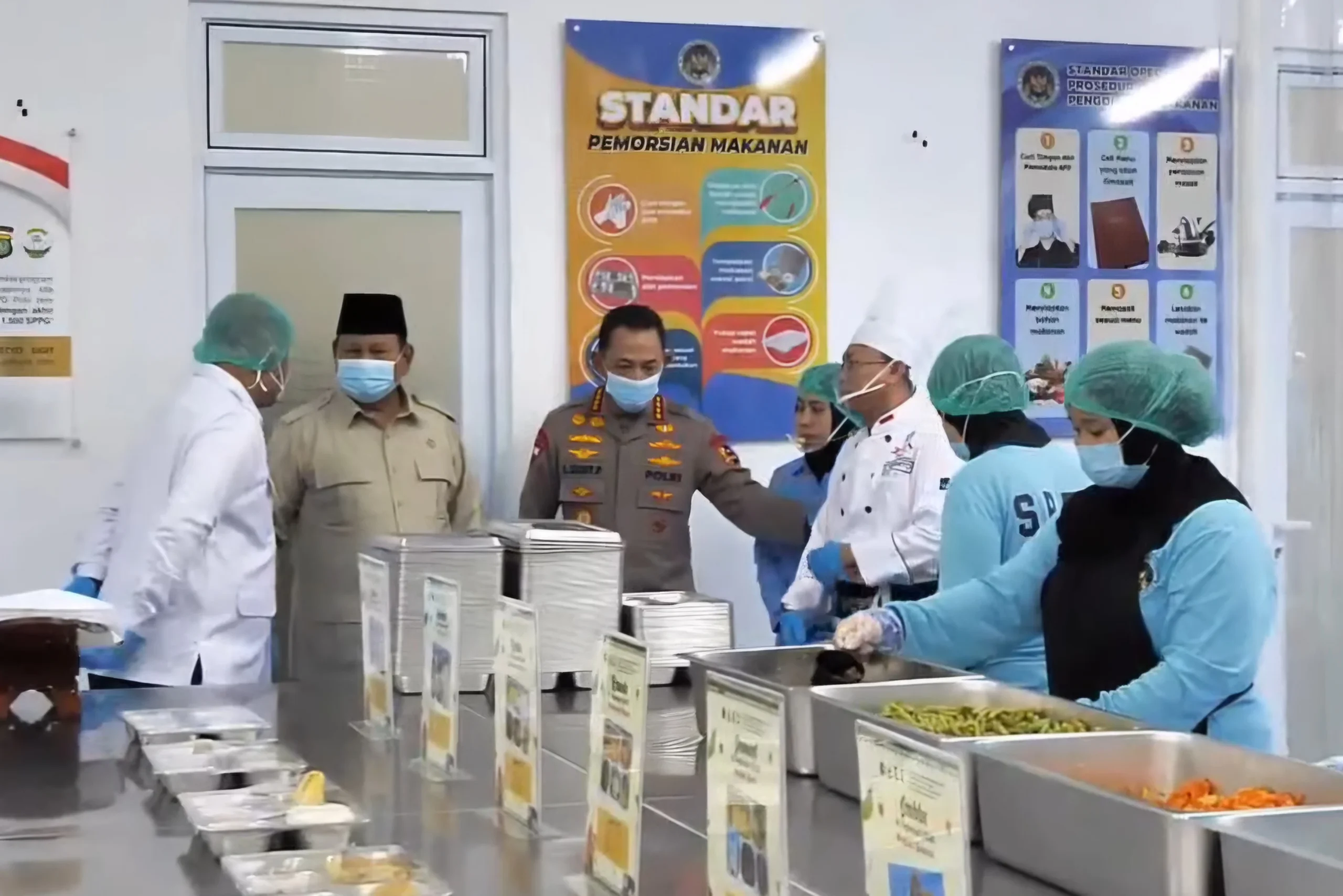 Prabowo Subianto Periksa Kebersihan dan Keamanan Pangan Dapur MBG di Palmerah