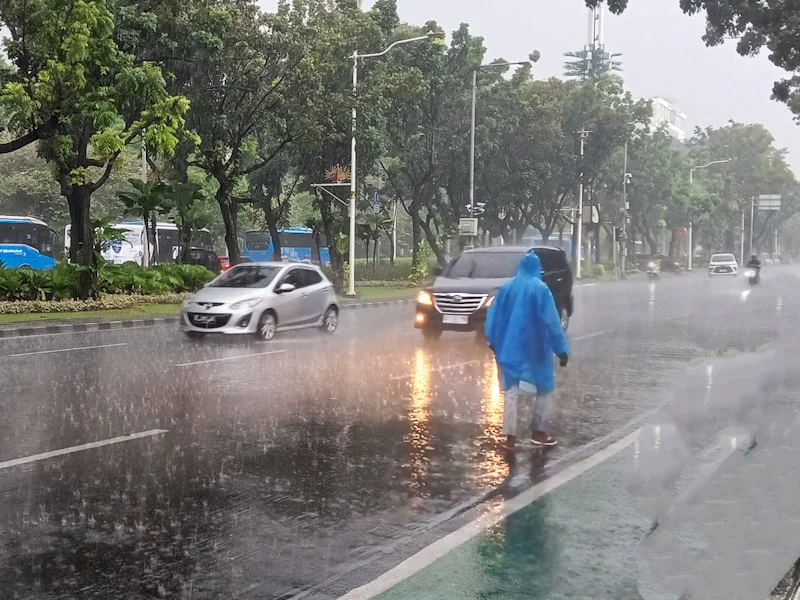 Prakiraan Cuaca DKI Jakarta Selasa Ini: Pagi Cerah, Sore Hujan Ringan
