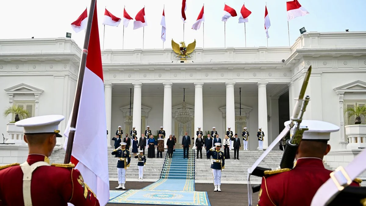 Presiden Prabowo Terima 8 Duta Besar Negara Sahabat di Istana Merdeka
