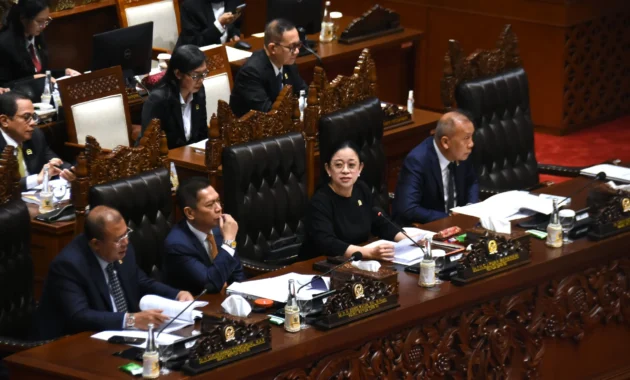 Puan Pimpin Paripurna DPR Bahas LHP LKPP 2025 dan Naturalisasi Dua Pesepakbola