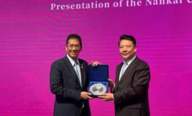 Purbaya Terima Gelar 'Honorary Professor' Bidang Ekonomi dari Universitas Nankai Tiongkok