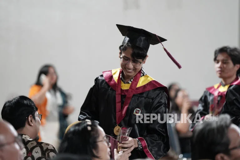 Raih Beasiswa Garuda, Begini Perjuangan Dua Pelajar Bekasi Hingga Masuk ke Kampus Luar Negeri