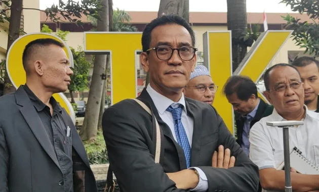 Refly Harun Ungkap Detik-detik Roy Suryo Ditangkap Polisi, Baru Selesai Salat Subuh dan Belum Sempat Mandi