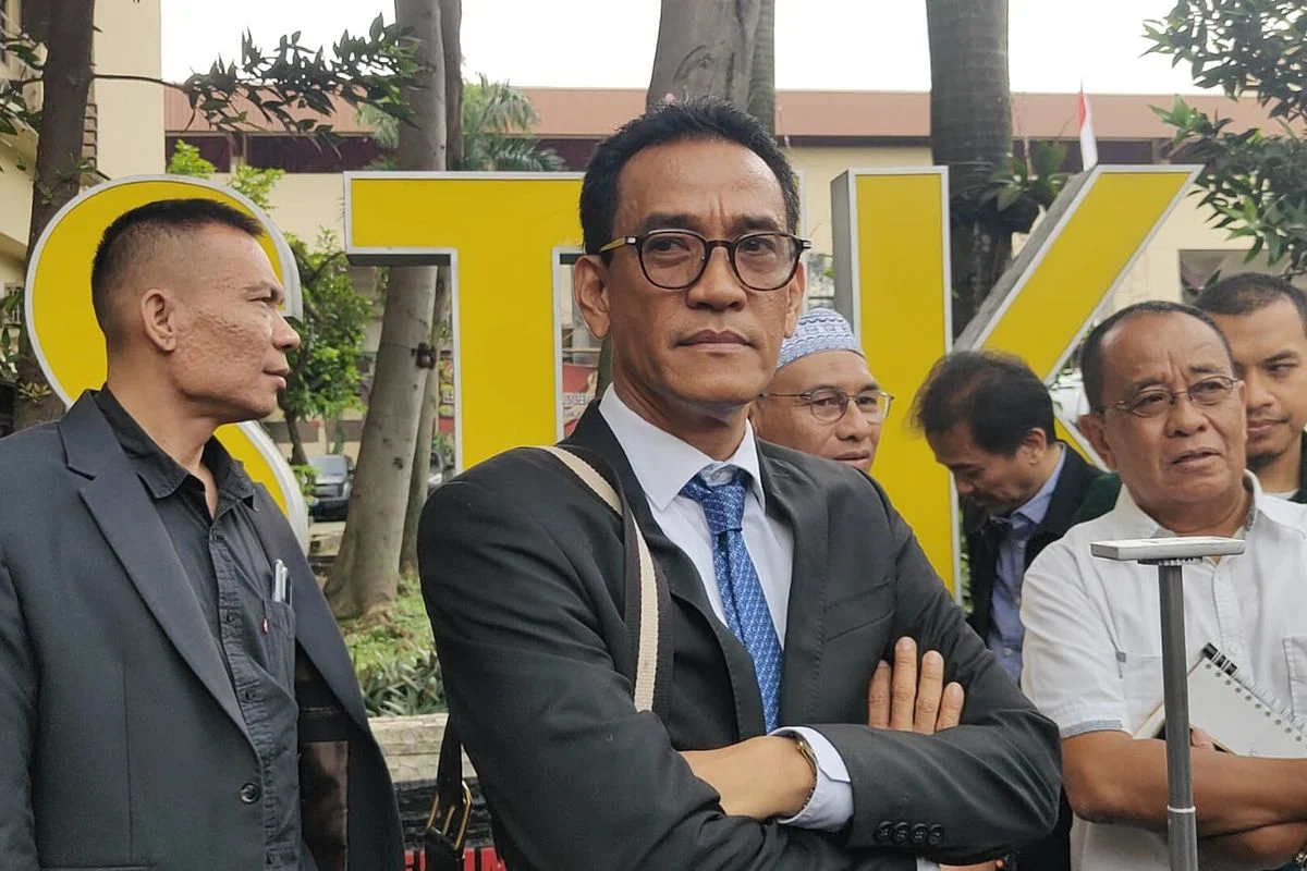 Refly Harun Ungkap Detik-detik Roy Suryo Ditangkap Polisi, Baru Selesai Salat Subuh dan Belum Sempat Mandi