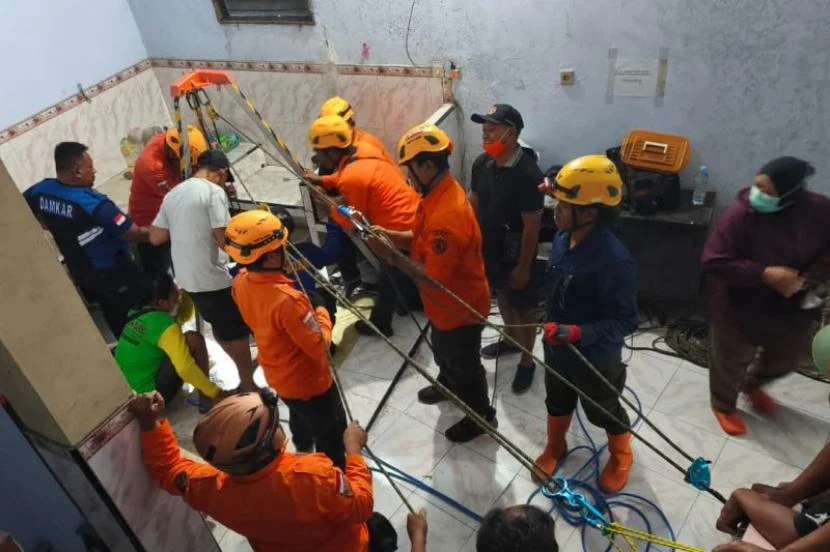 Remaja di Ponorogo Berhasil Dievakuasi dari Sumur 25 Meter