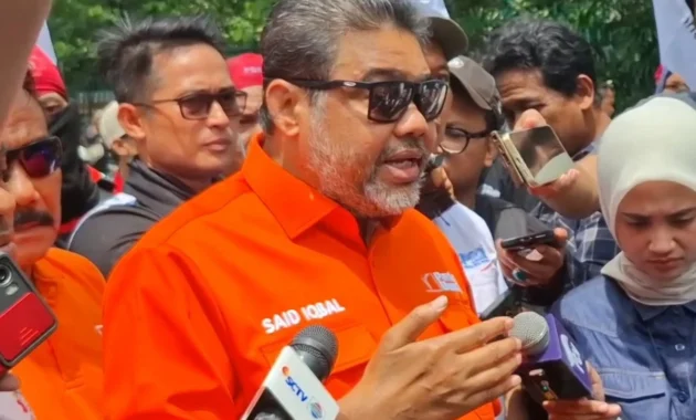 Resmi Dilantik Prabowo, Ini Profil Said Iqbal Tokoh Buruh yang Kini Jadi Penasihat Presiden Setingkat Menteri Resmi Dilantik Prabowo, Ini Profil Said Iqbal Tokoh Buruh yang Kini Jadi Penasihat Presiden Setingkat Menteri