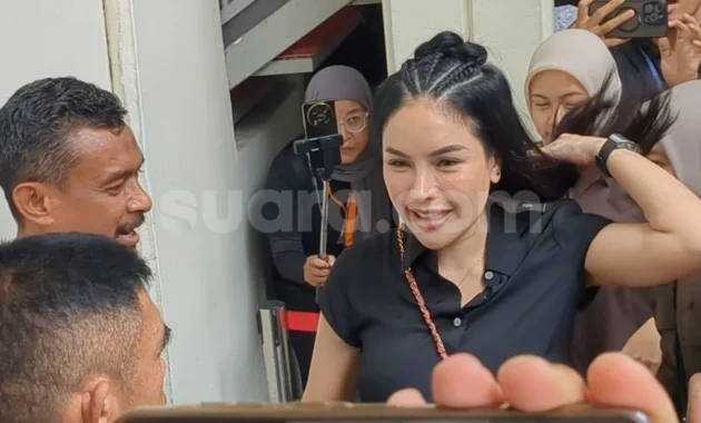 Rieke Diah Pitaloka Kembali Dukung Nikita Mirzani, Datangi Pengadilan dan Batal Intervensi