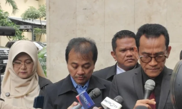 Roy Suryo dan Dokter Tifa Bakal Disidangkan di Pengadilan Negeri Jakarta Timur Roy Suryo dan Dokter Tifa Bakal Disidangkan di Pengadilan Negeri Jakarta Timur