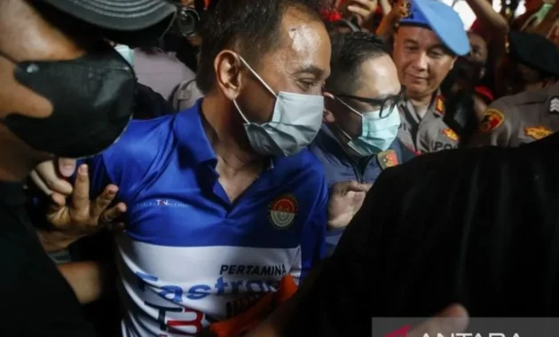 Roy Suryo dan Dokter Tifa Dirawat Inap di RS Polri Usai Tes Kesehatan, Tidak Ditahan Roy Suryo dan Dokter Tifa Dirawat Inap di RS Polri Usai Tes Kesehatan, Tidak Ditahan