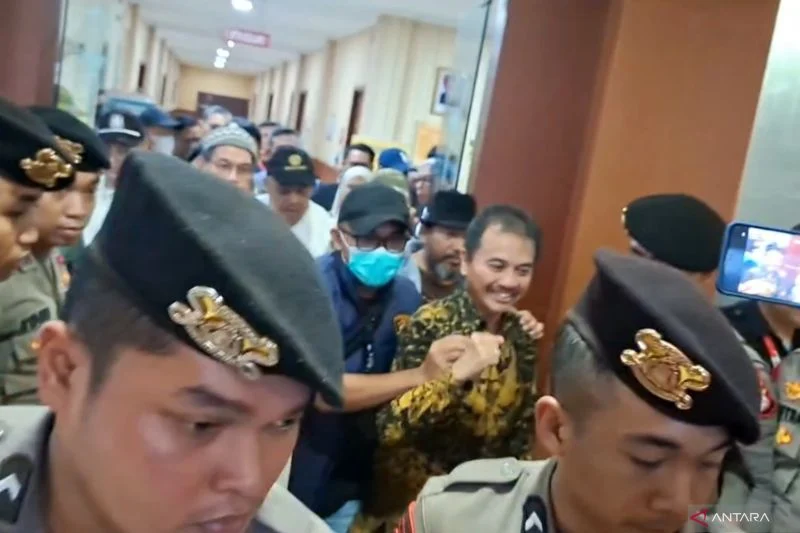 Roy Suryo dan Tifa Keluar dari RS Polri, Langsung Dikirim ke Polda
