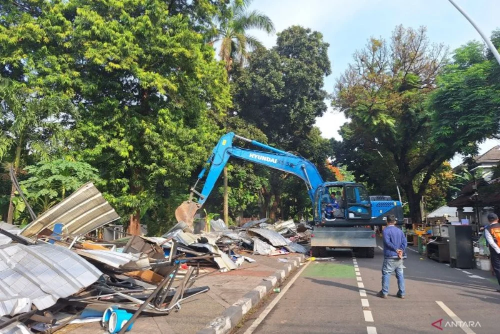 Rumahnya Digusur Tentara, Warga Lenteng Agung Bingung Mau Pindah ke Mana