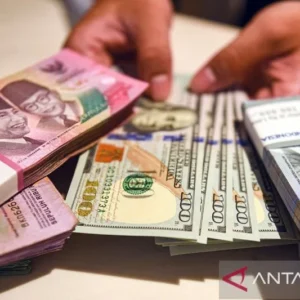 Rupiah Tetap Terpuruk, Nilai Tukar Capai Rp 17.951 per USD