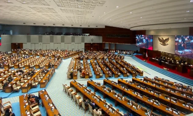 Sah! Revisi UU Polri Kini Resmi Jadi Undang-Undang