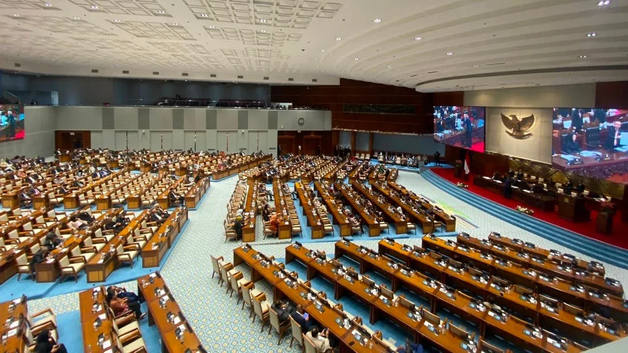 Sah! Revisi UU Polri Kini Resmi Jadi Undang-Undang