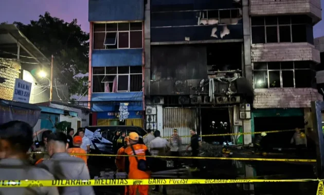 Saksi Mata Ungkap Detik-detik Kebakaran Pasar Jiung Kemayoran Saksi Mata Ungkap Detik-detik Kebakaran Pasar Jiung Kemayoran