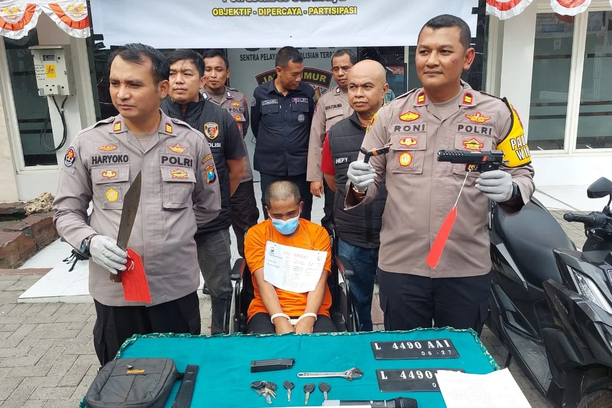 Selebgram Adam Deni Ditahan Polisi Karena Aksi Mengancam Pakai Airsoftgun dan Rusak Ruko di Jakarta Utara