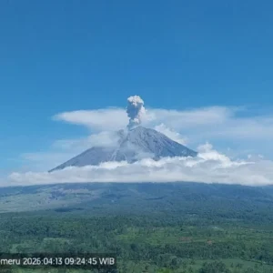 Semeru Erupsi Enam Kali, Tinggi Letusan Capai 1.000 Meter