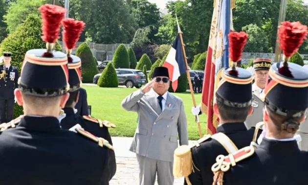 Seskab Teddy soal Prabowo Sering ke Luar Negeri: Dunia Sedang Krisis, Pemimpin Harus Bangun Hubungan Seskab Teddy soal Prabowo Sering ke Luar Negeri: Dunia Sedang Krisis, Pemimpin Harus Bangun Hubungan