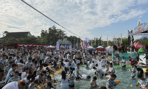 Singkawang Bagikan 7.000 Bakcang Gratis untuk Meriahkan Festival Budaya Singkawang Bagikan 7.000 Bakcang Gratis untuk Meriahkan Festival Budaya