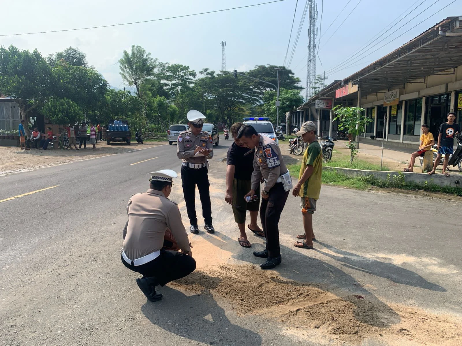 Tabrakan Dua Sepeda Motor di Cipinang Jaktim, Korban Masih Kritis