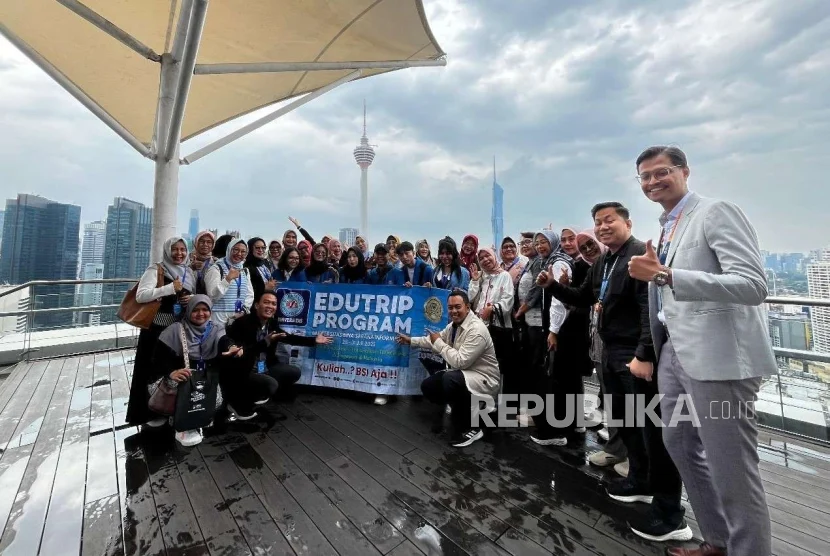 Tak Sekadar Traveling, EduTrip UBSI Ajak Mahasiswa Studi di Singapura dan Malaysia