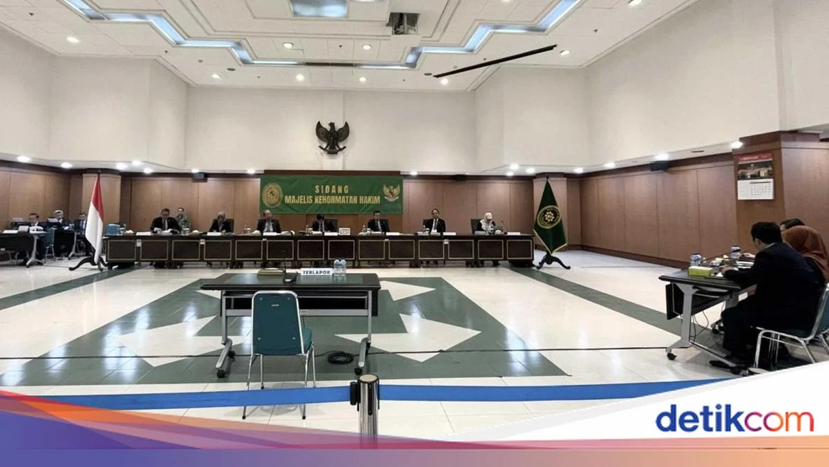 Terbukti Selingkuh dan Pungli, Anggota KPU OKU Timur Dipecat