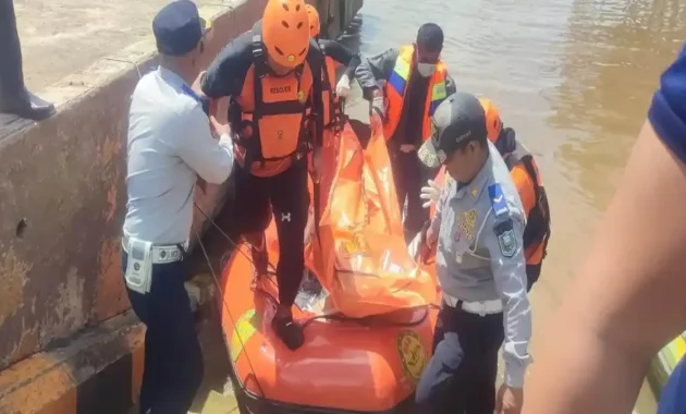 Terjun ke Sungai Kapuas, Tim SAR Temukan ABK Kapal di Pontianak dalam Keadaan Meninggal Dunia