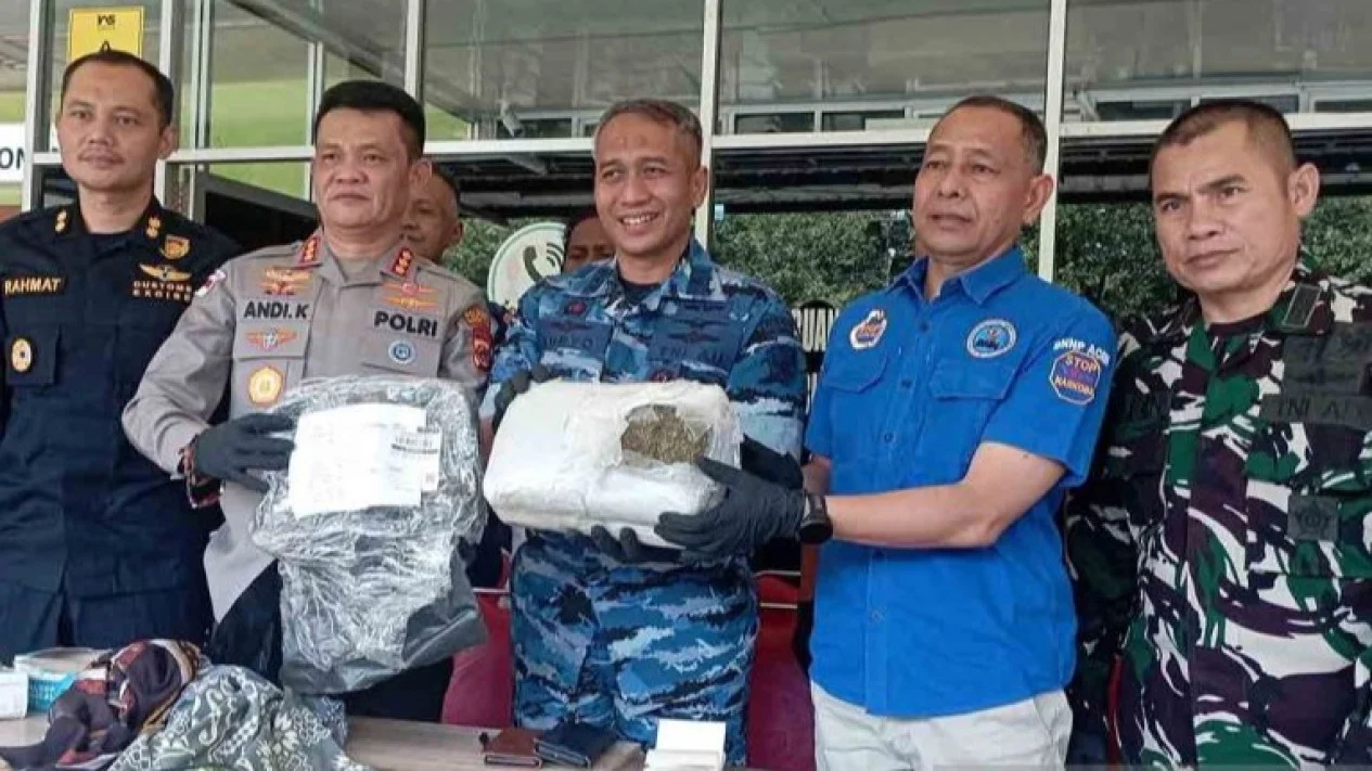 Tim Gabungan Gagalkan Pengiriman 2,8 Kilogram Ganja di Bandara Sultan Iskandar Muda