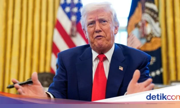 Trump: Amerika Serikat Siap Mengambil Alih Selat Hormuz dan Menerapkan Tarif Pelayaran