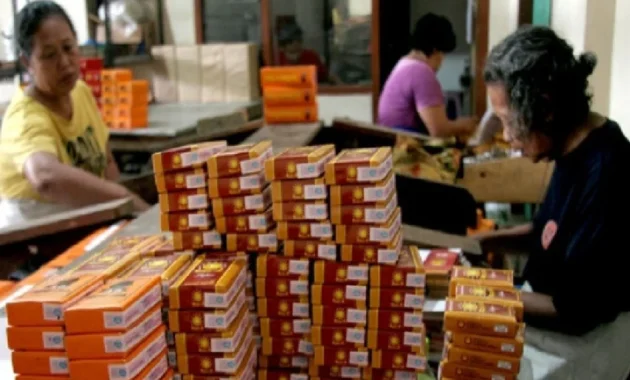 Usul Rokok Murah untuk Masyarakat Ditolak, Ekonom Ingatkan Risiko Downtrading Kian Parah