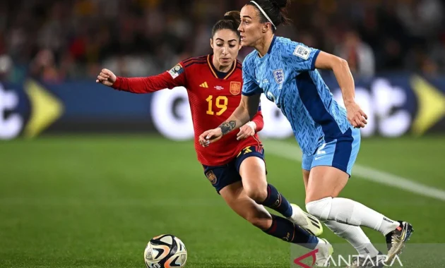 Wales Bergelora: Dari Piala Dunia Wanita hingga Pertarungan Kereta dan Royal Inggris