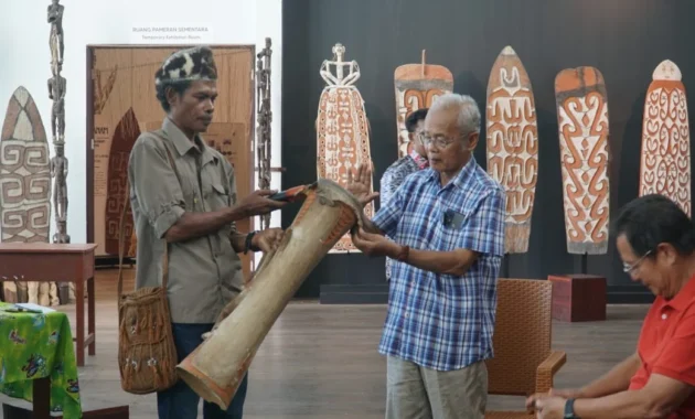 Wapres Gibran Dukung Pengembangan Museum Asmat dan Sekolah Lapang Sagu Wapres Gibran Dukung Pengembangan Museum Asmat dan Sekolah Lapang Sagu