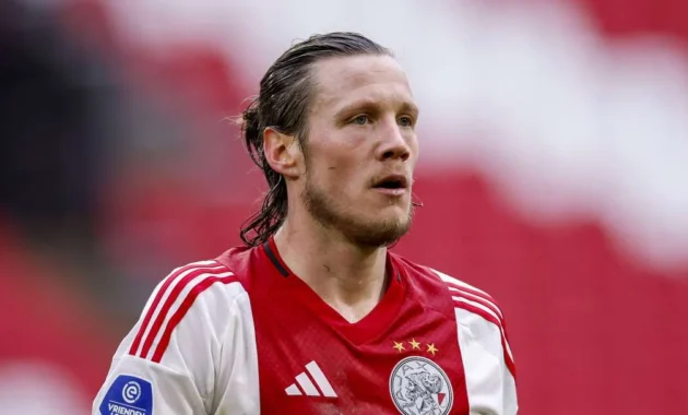 Wout Weghorst Pindah Klub dari Ajax ke Twente