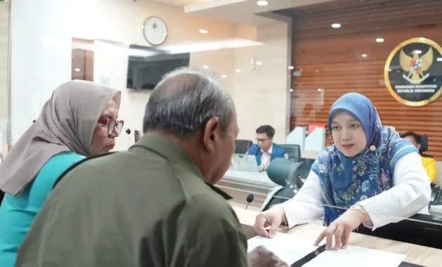 12 Guru Besar dan Akademisi Ajukan Amicus Curiae untuk Mendukung Badan Bank Tanah 12 Guru Besar dan Akademisi Ajukan Amicus Curiae untuk Mendukung Badan Bank Tanah