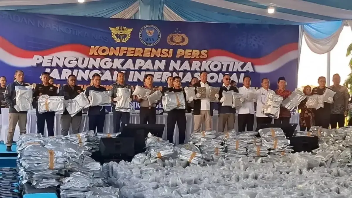 12 Orang Ditangkap dalam Kasus Penyelundupan 3,37 Ton Ganja di Gresik
