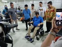 Ahmad Luthfi Dorong Kursi Roda Anaknya di Borobudur, Ajak Masyarakat Cinta Rupiah!