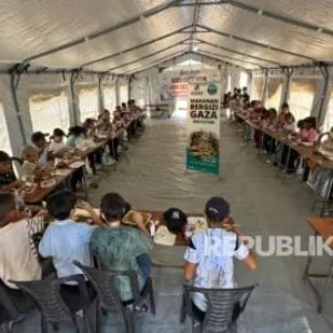AVI Salurkan Program Perdana Makanan Bergizi bagi 50 Anak Yatim di Gaza