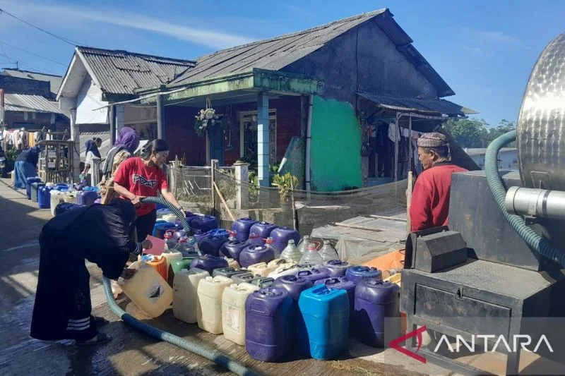 BNPB: Permintaan Bantuan Air Bersih di Semarang dan Pasuruan Sudah Terpenuhi