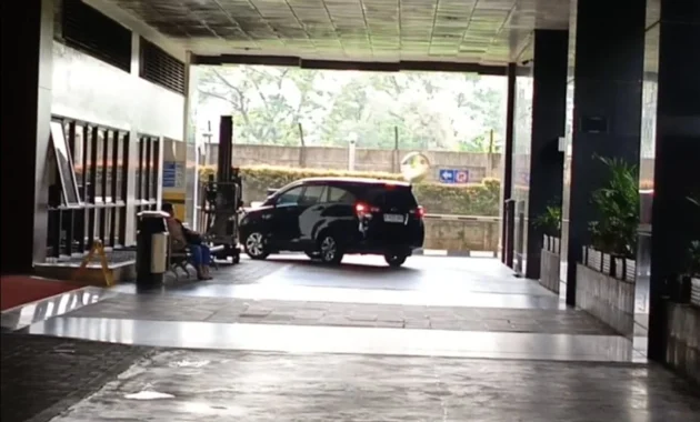 Bupati Langkat Syah Afandin Tiba di KPK usai Kena OTT Bupati Langkat Syah Afandin Tiba di KPK usai Kena OTT