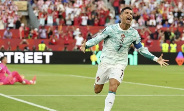 Cristiano Ronaldo Umumkan Piala Dunia 2026 sebagai Penampilan Terakhirnya Cristiano Ronaldo Umumkan Piala Dunia 2026 sebagai Penampilan Terakhirnya