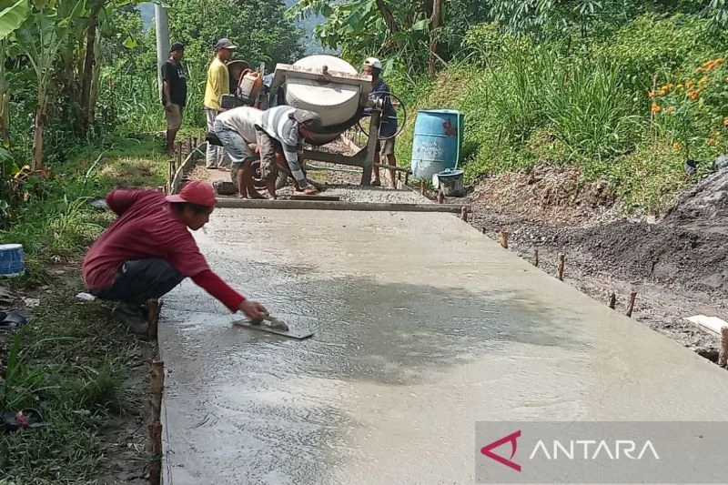 Danais Dukung Pembangunan Jalan Desa di DIY Sepanjang 146,3 Km