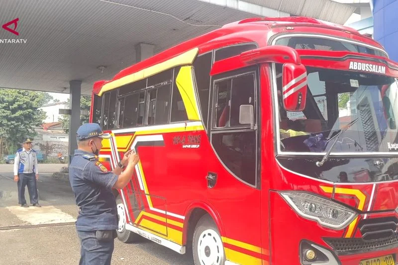 Dishub Banjarnegara Lakukan Pemeriksaan Kelaikan Bus saat Libur Sekolah