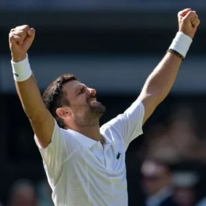 Djokovic Samai Rekor Federer dengan Kemenangan di Wimbledon