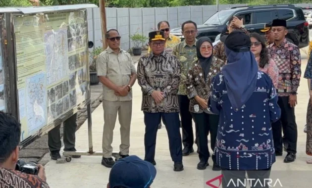 DKI Tuntaskan Tanggul-Jalan Inspeksi Kali Grogol untuk Cegah Luapan Air DKI Tuntaskan Tanggul-Jalan Inspeksi Kali Grogol untuk Cegah Luapan Air