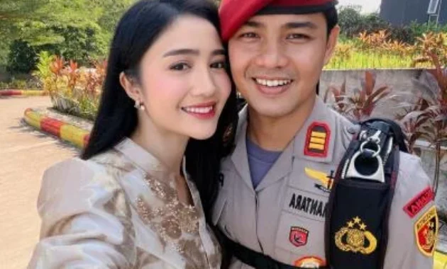 Febby Rastanty Tampil Elegan Saat Menghadiri HUT Polri