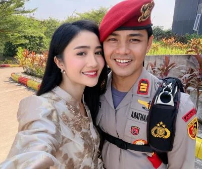 Febby Rastanty Tampil Elegan Saat Menghadiri HUT Polri