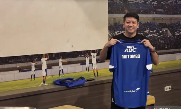 Gabriel Mutombo Pilih Gunakan Nomor Punggung 3 Bersama Persib Bandung Gabriel Mutombo Pilih Gunakan Nomor Punggung 3 Bersama Persib Bandung