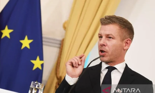 Hungaria Desak EU Lindungi Warga Ukraina dari Wajib Militer