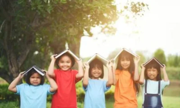 Inovasi Pembelajaran Berbasis STEM Dorong Kompetensi Guru Inovasi Pembelajaran Berbasis STEM Dorong Kompetensi Guru