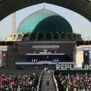 Iran Tutup Ruang Udara Teheran saat Prosesi Pemakaman Ayatollah Ali Khamenei